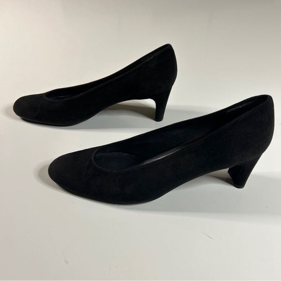 Stuart Weitzman Elegant Black Suede Women's Pumps 8 - Picture 5 of 12